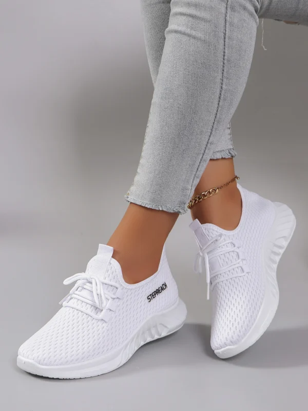 Spring new women's white casual sports shoes with lace up, comfortable, breathable, lightweight, wear-resistant, soft soled spor