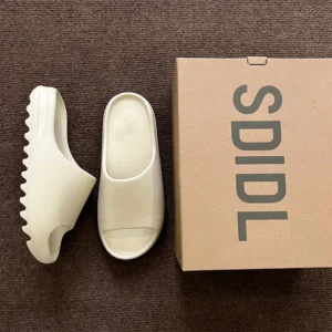 New EVA soft thick soled slippers for women's summer fashion wear home sandals men's beach shoes